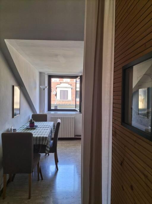 Апартаменты La Casa Di Marta - Ampia Ed Accogliente Mansarda In Piazza Statuto Турин Экстерьер фото